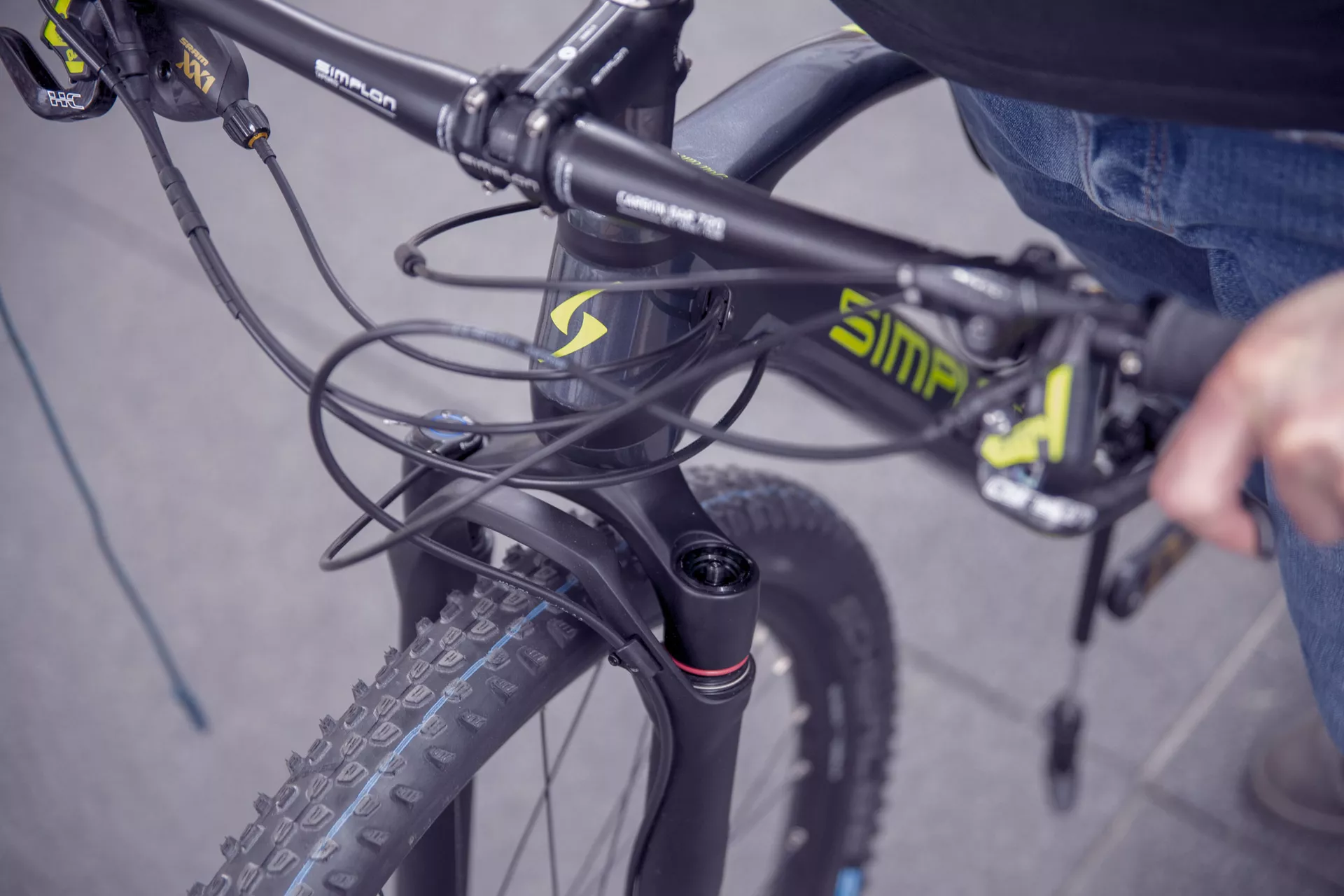bike pump letting air out