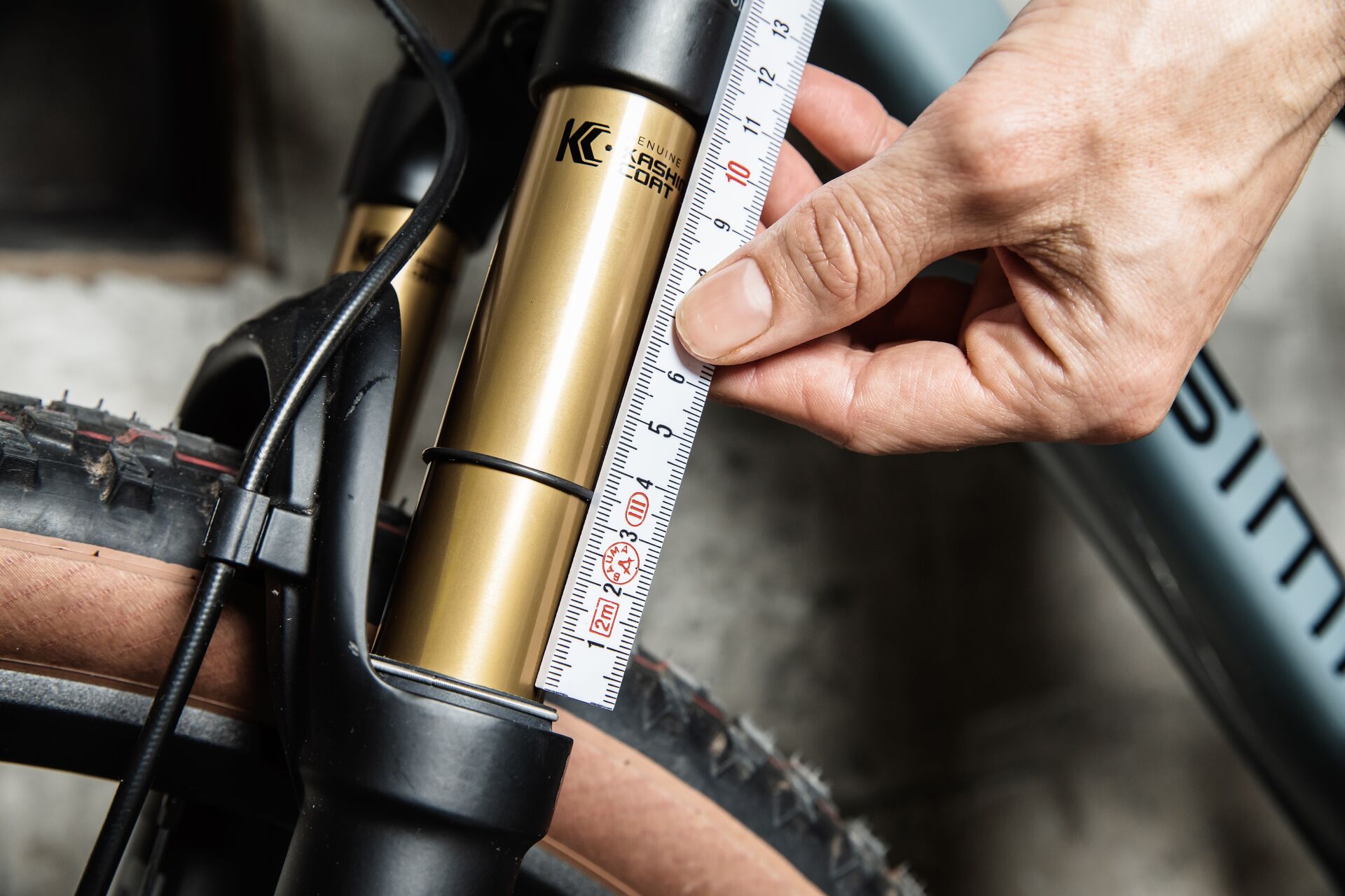 how to measure mountain bike fork travel